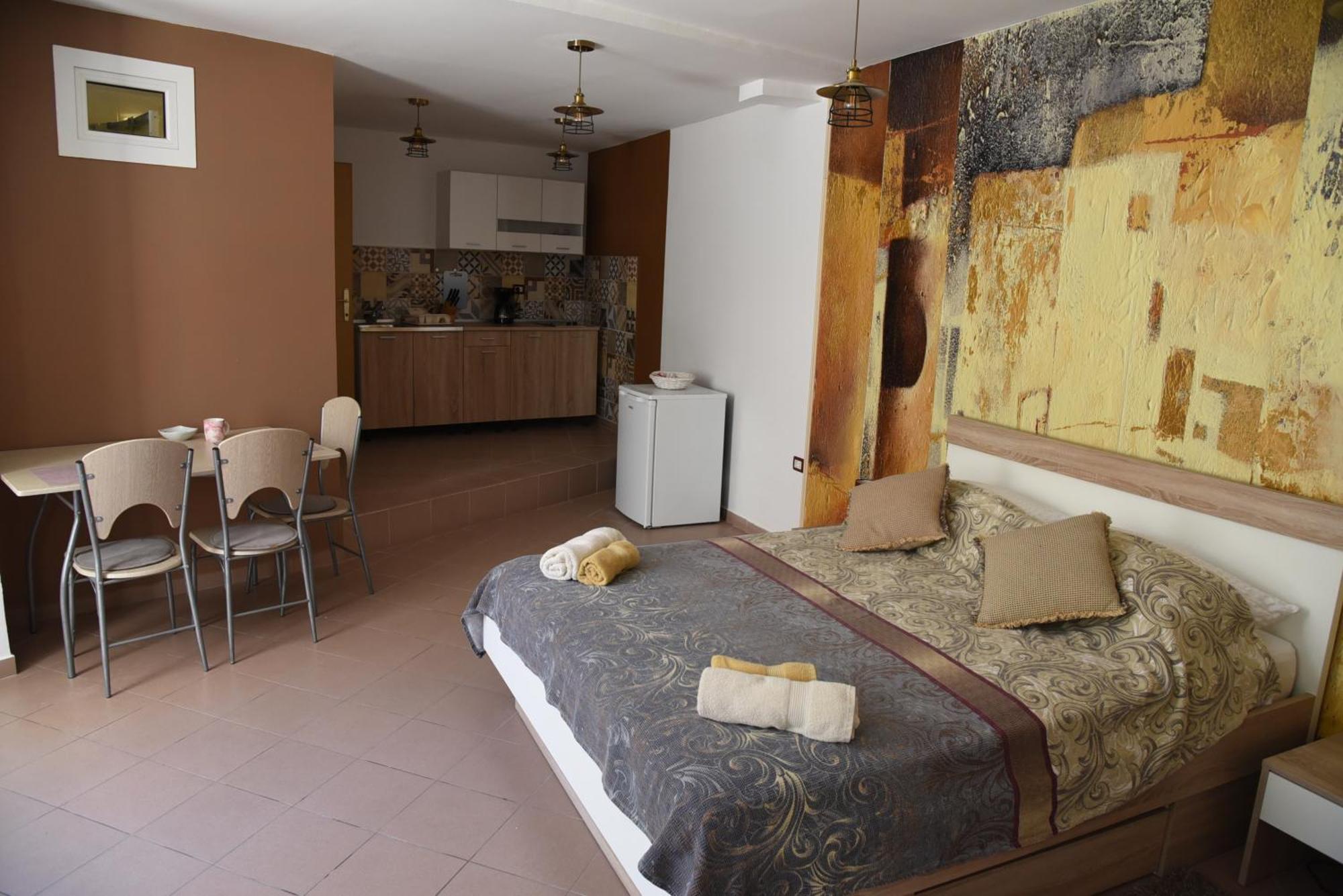 Central Apartments Circolo โรวีน ภายนอก รูปภาพ