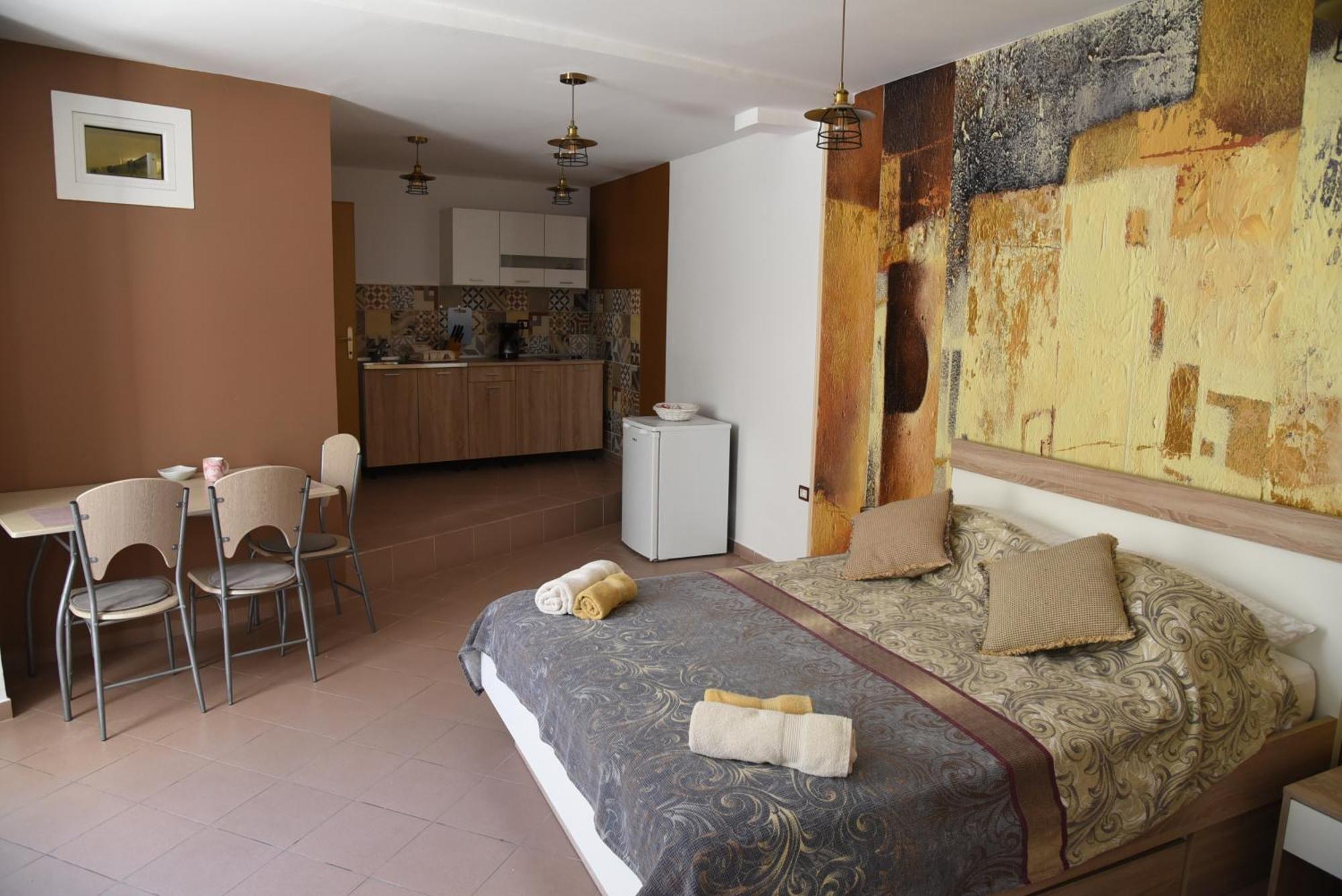 Central Apartments Circolo โรวีน ภายนอก รูปภาพ